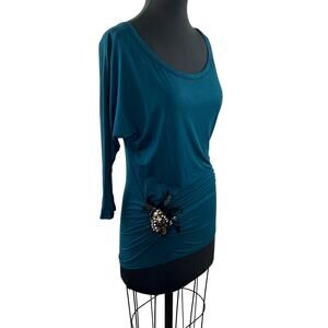 SOLEMIO Green Scoop Neck 3/4 Sleeve Tunic Top with Embellished Feather Beading S